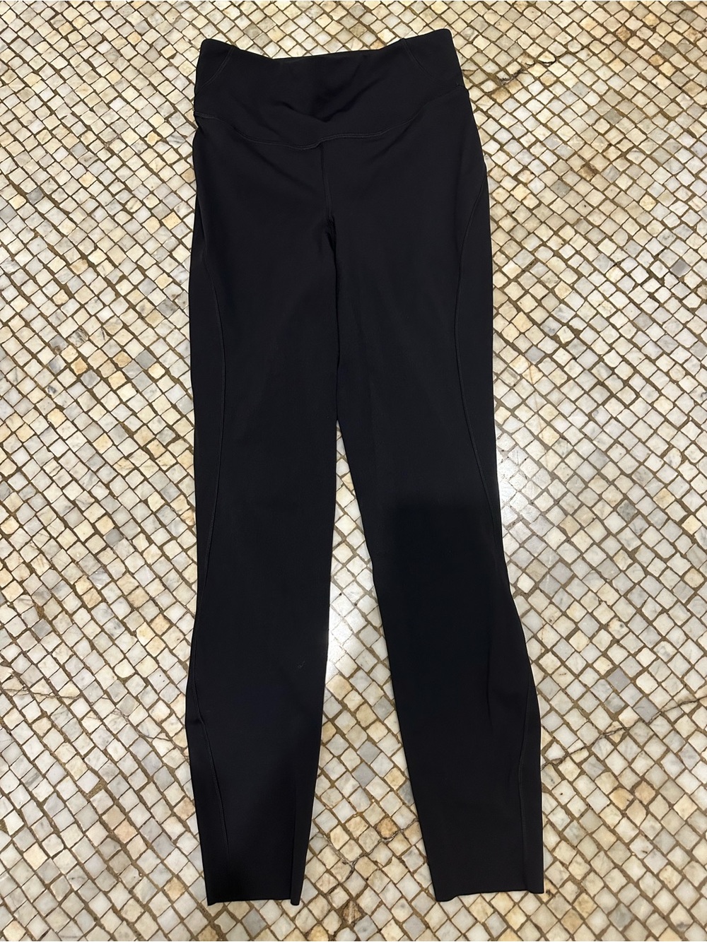 Lululemon Base Pace HR Tight 25”